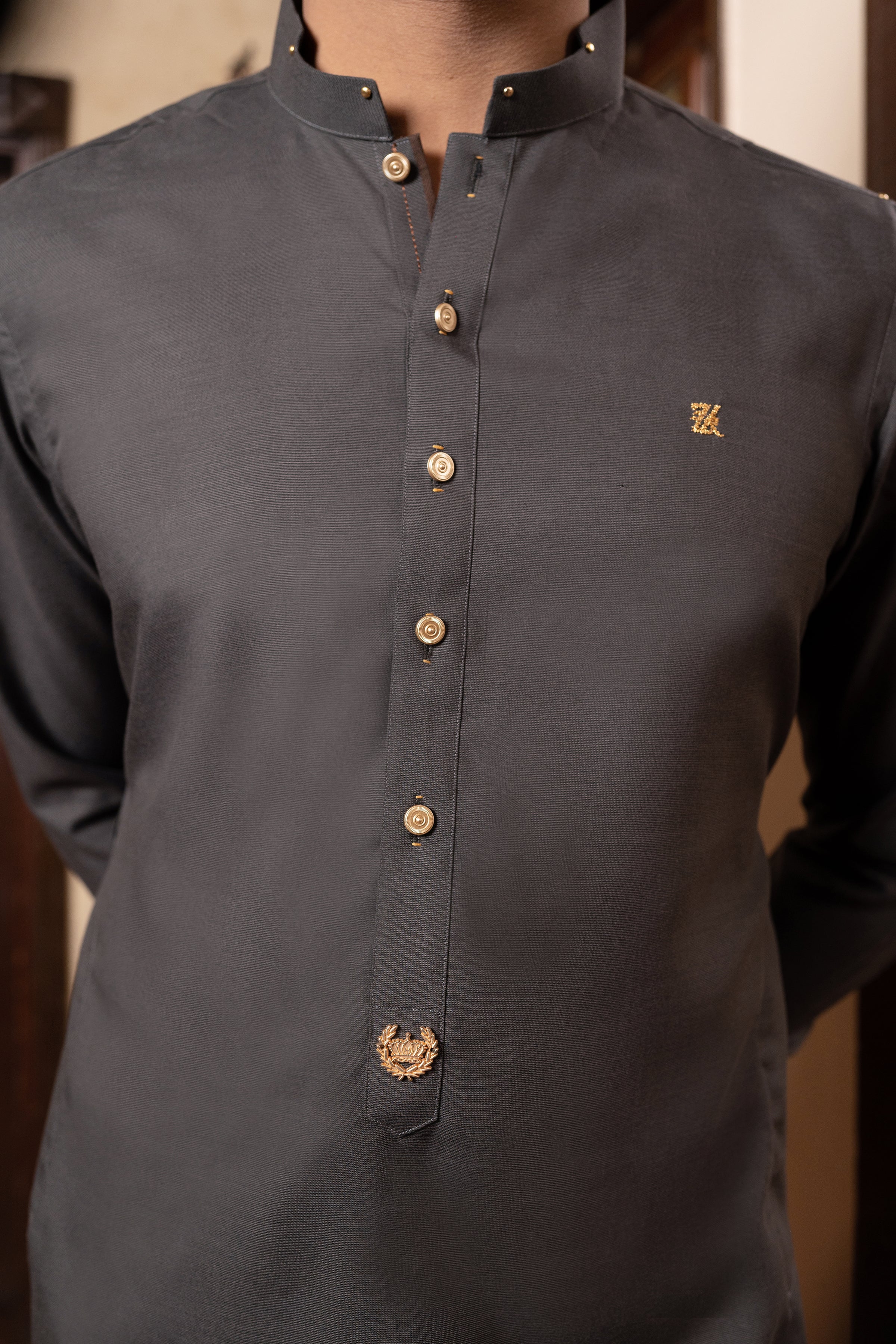 TEXTURED GREY MANDARIN COLLAR KURTA TROUSER