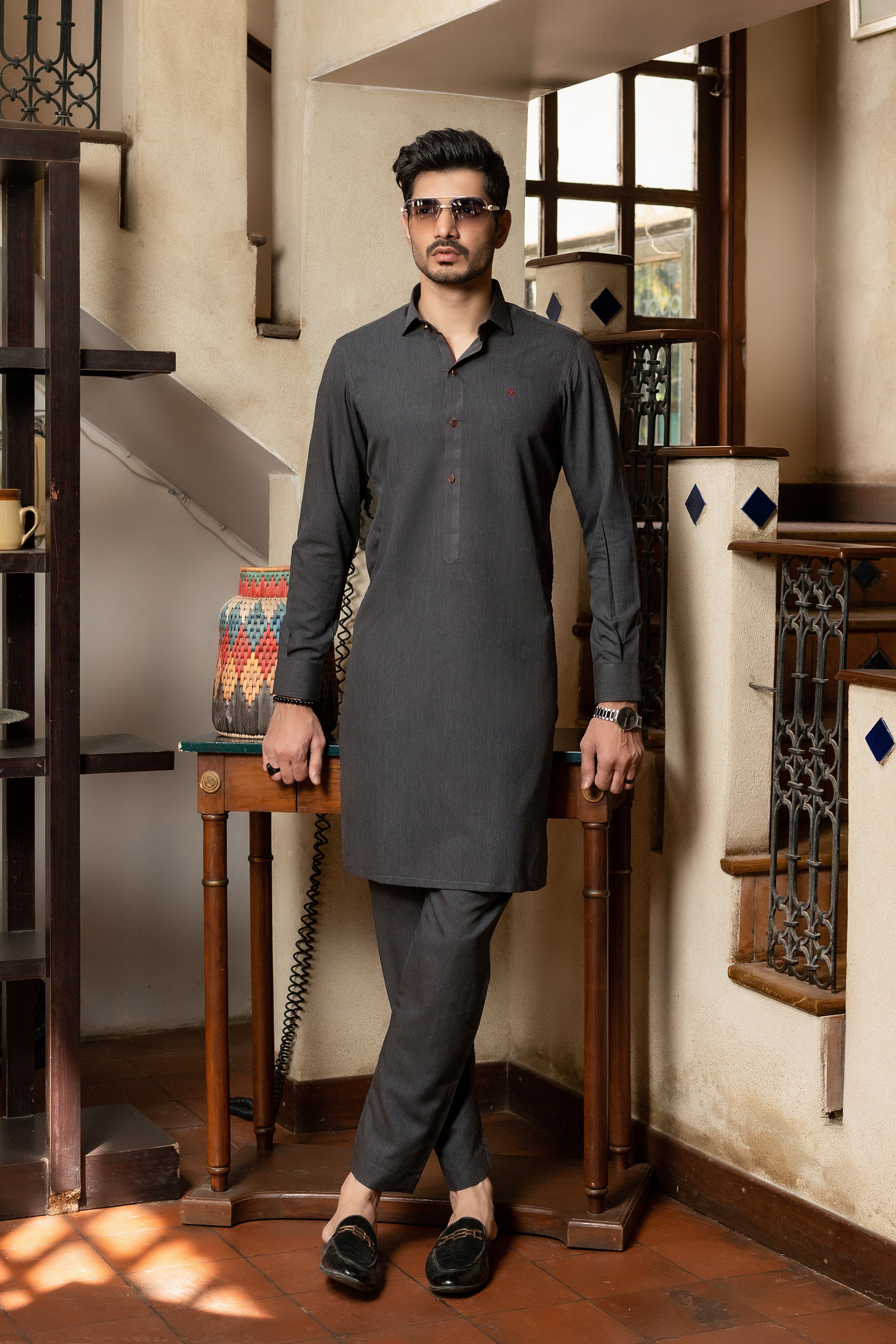 GREY TEXTURED CLASSIC COLLAR KURTA TROUSER
