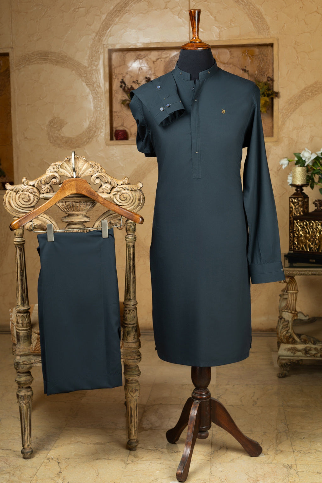 GREEN DUAL THREAD KURTA TROUSER