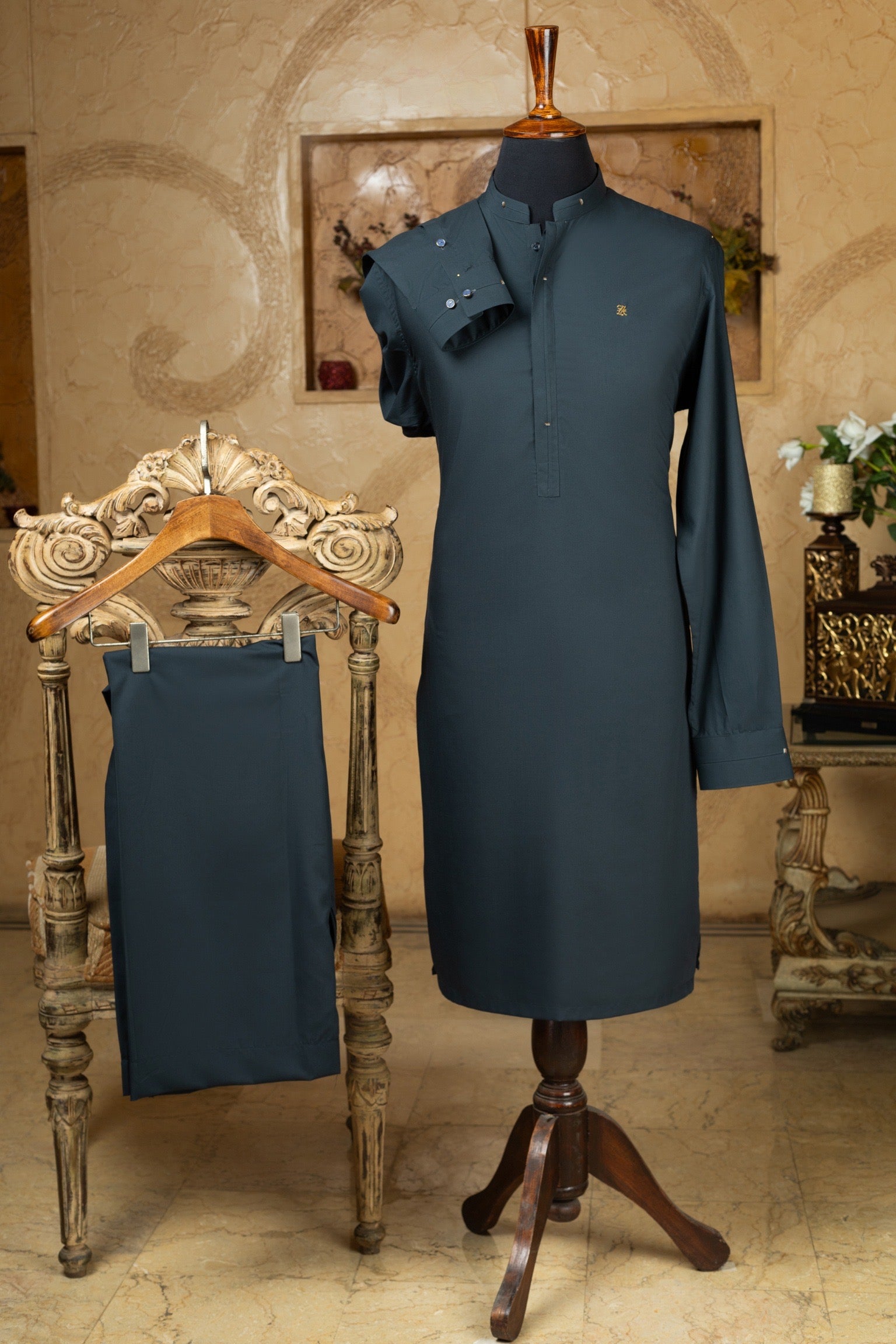 GREEN DUAL THREAD KURTA TROUSER