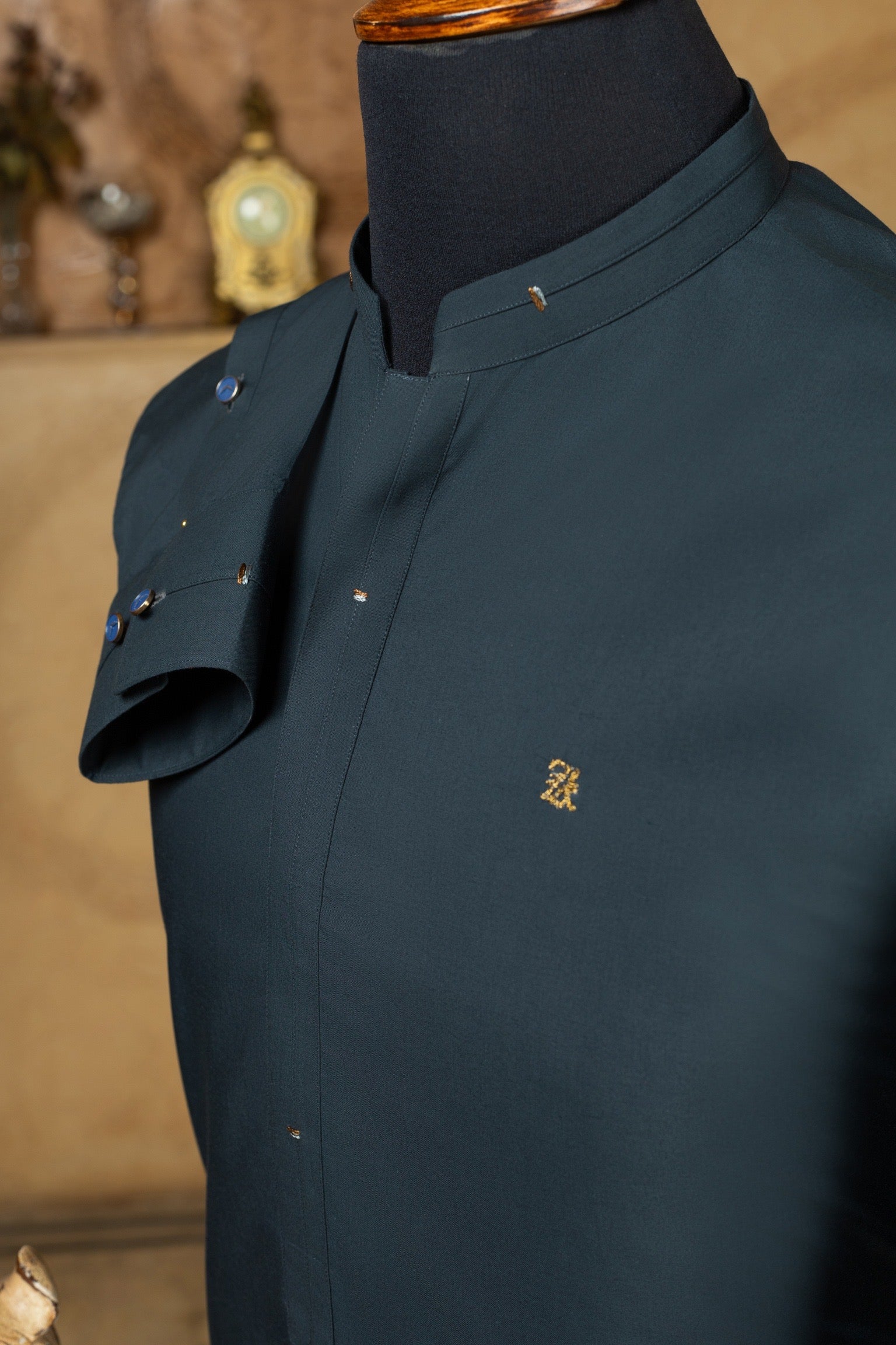 GREEN DUAL THREAD KURTA TROUSER