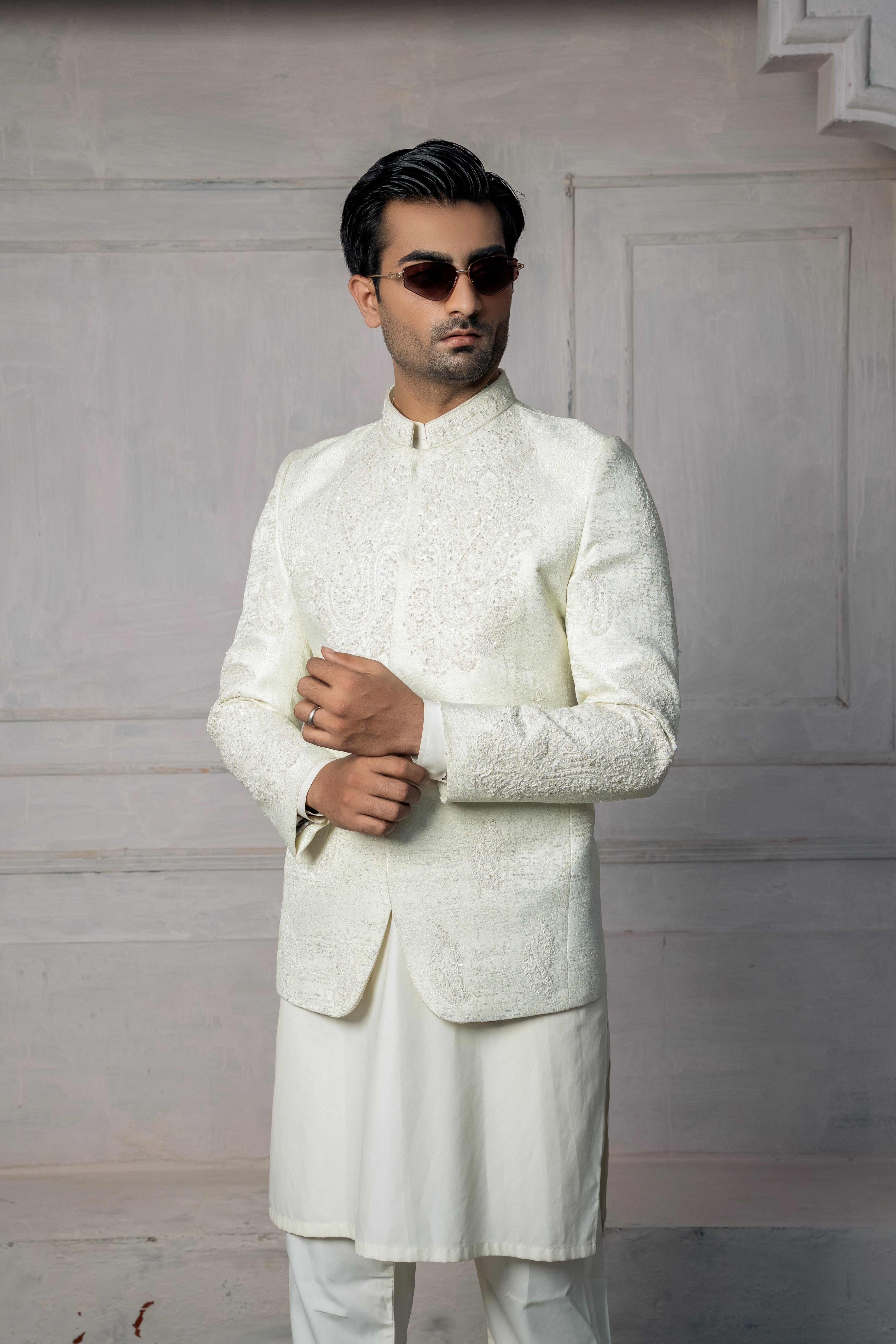 PEARL WHITE EMBROIDERED PRINCE COAT