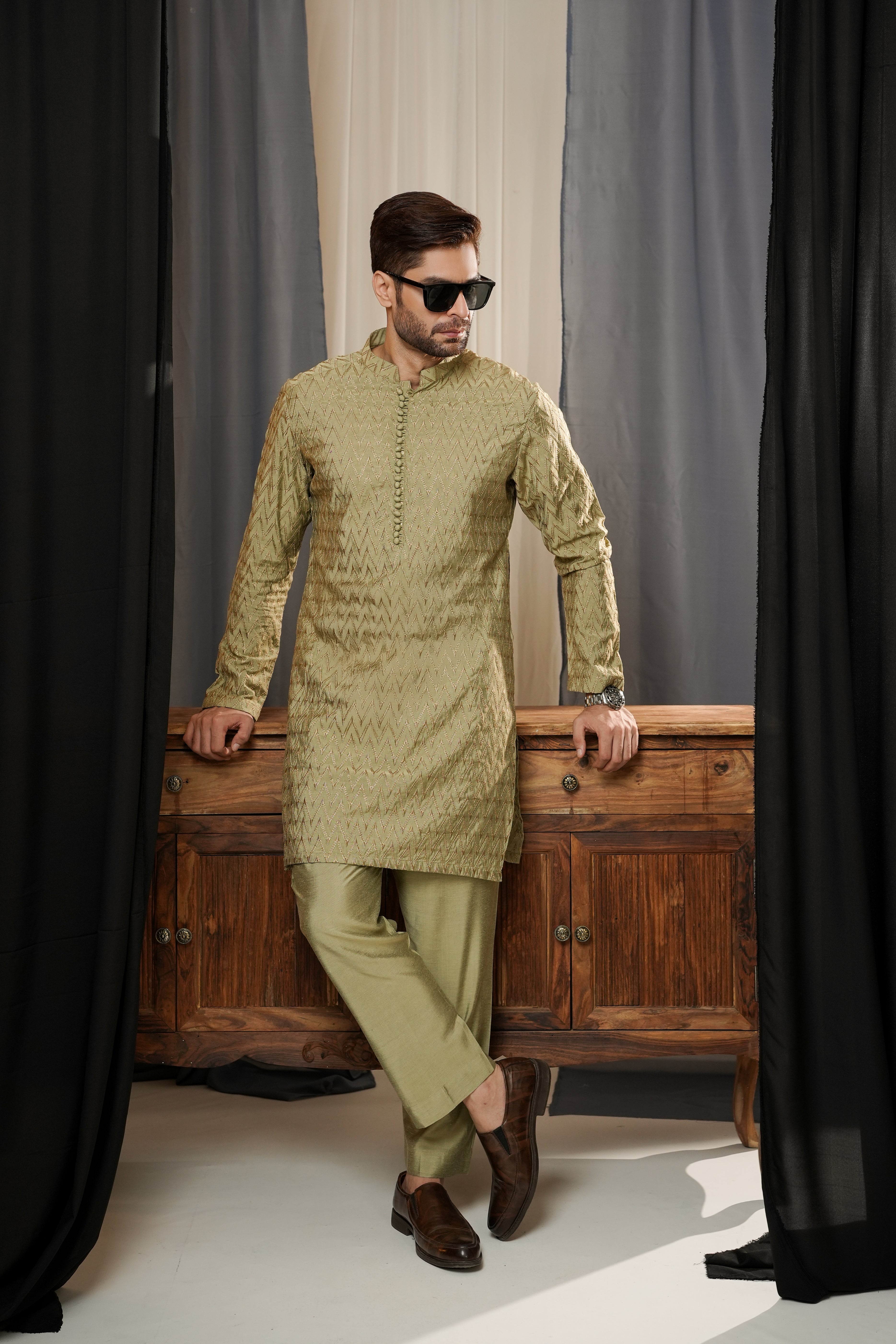 GREY OLIVE EMBROIDERED KURTA TROUSER
