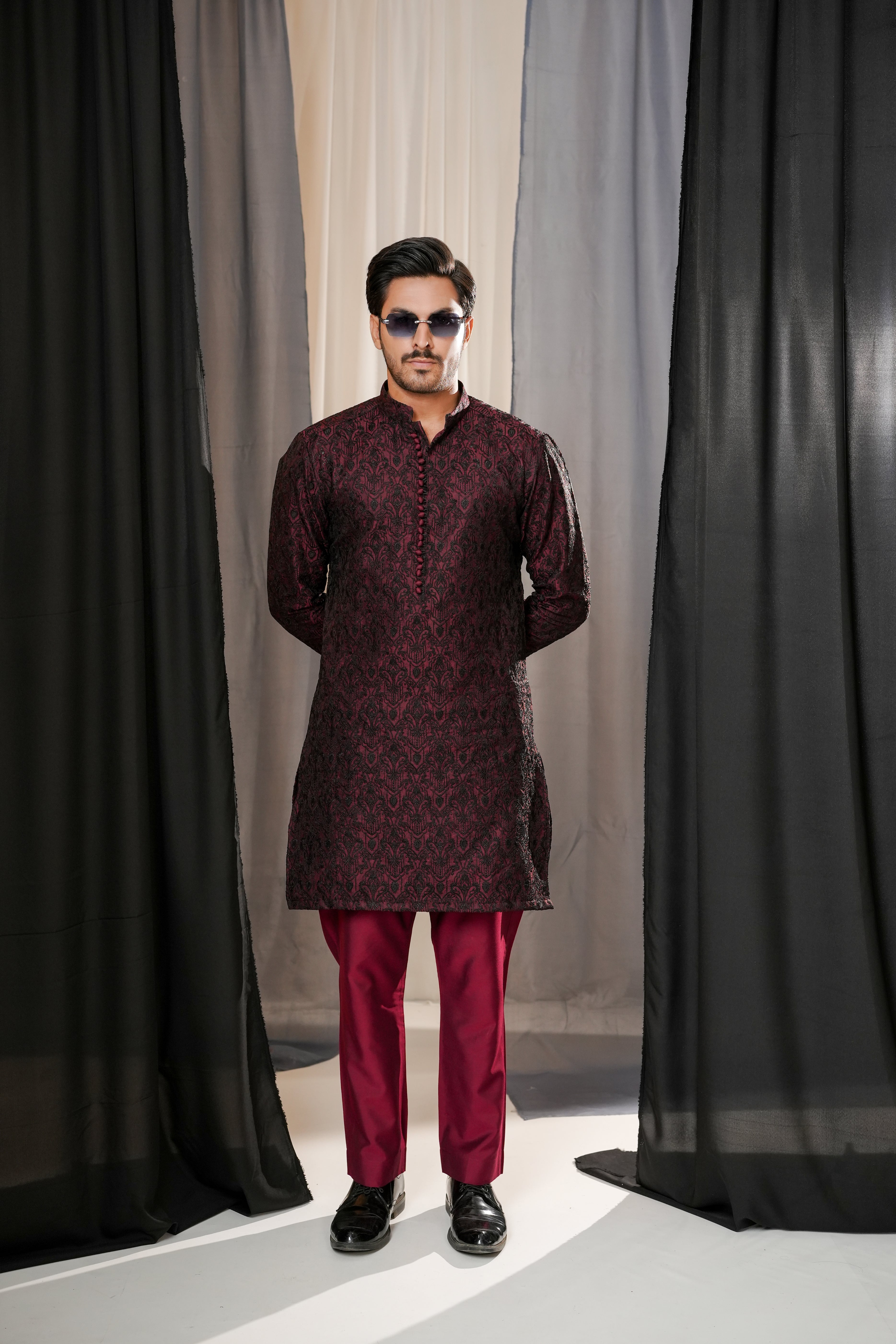 MAROON EMBROIDERED KURTA TROUSER